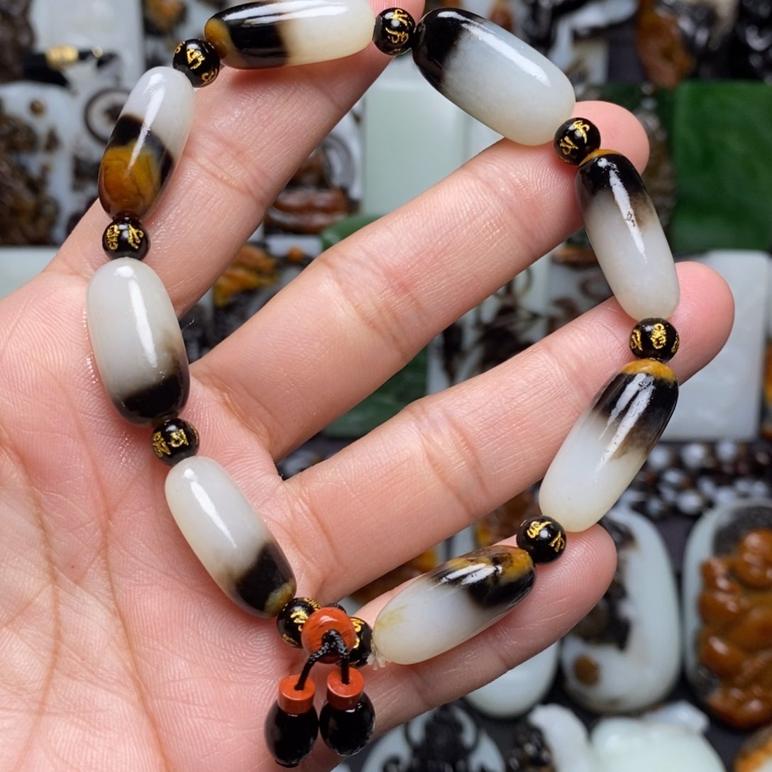 和田玉颈饰未镶嵌