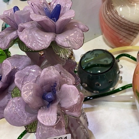 琉璃紫色蓝心牡丹花两只