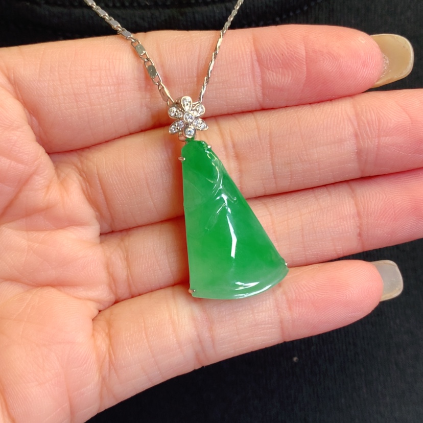 【闪购商品】颈饰18K金镶嵌翡翠竹节