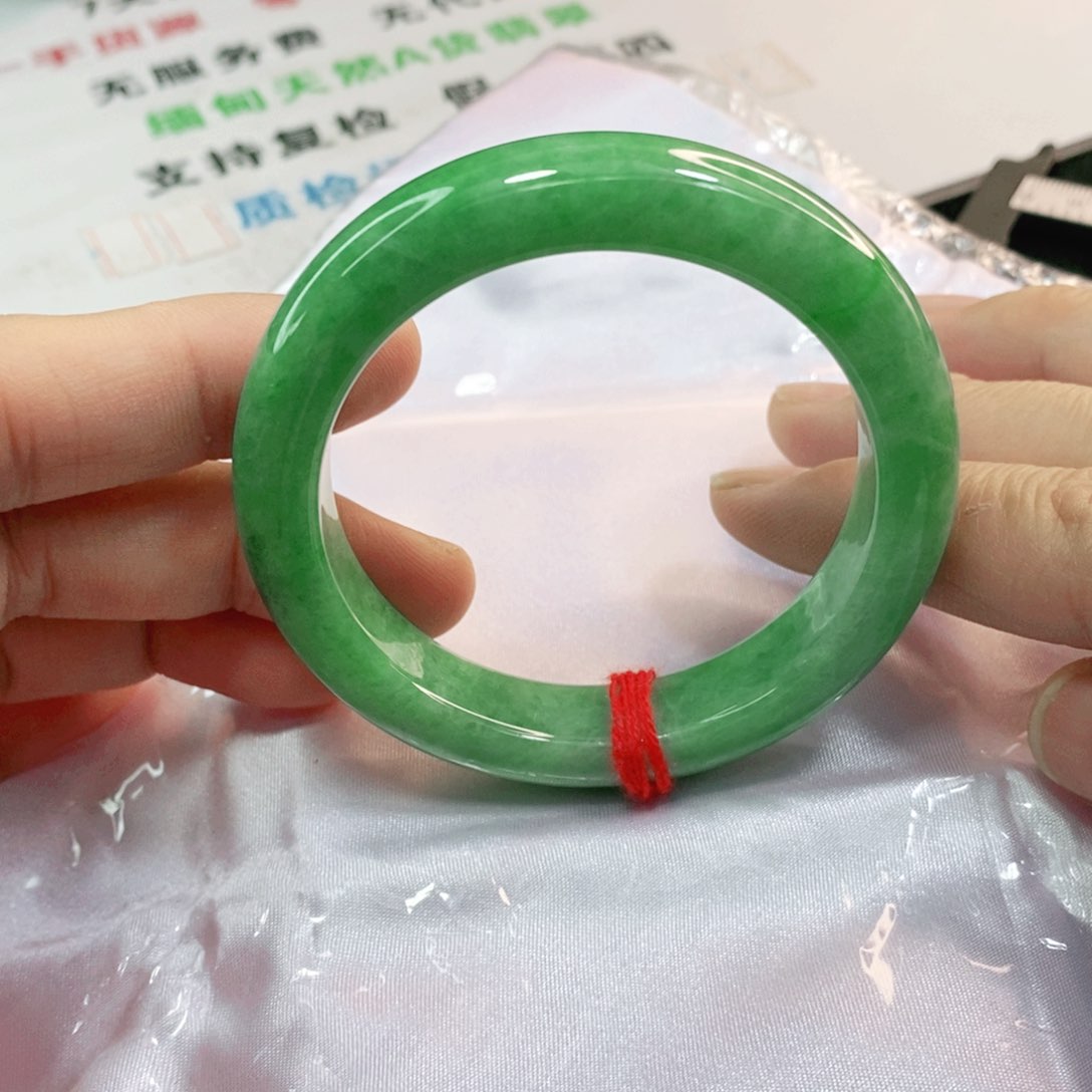 翡翠手镯未镶嵌53.6圈口