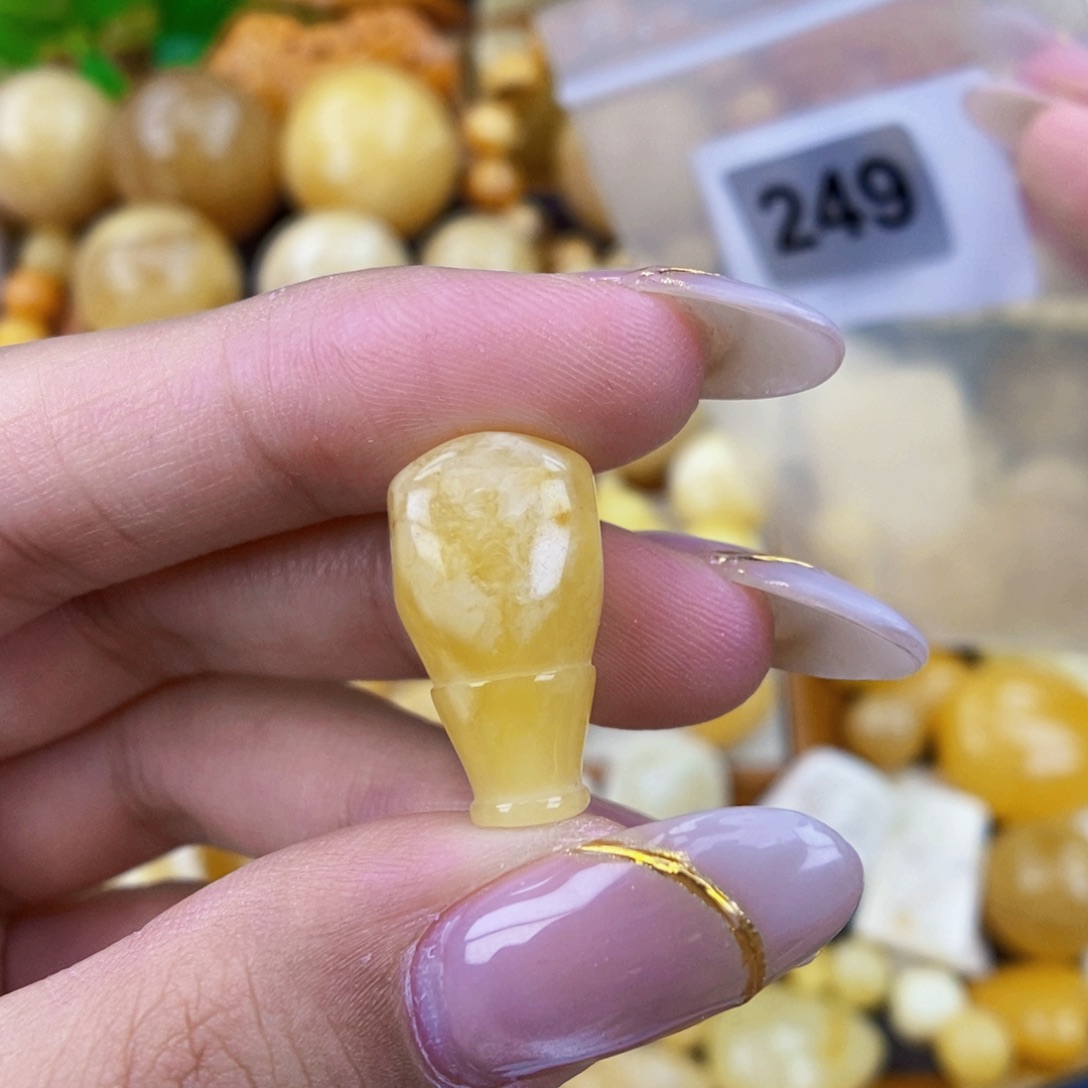 未镶嵌琥珀珠宝奇石11.5 粉