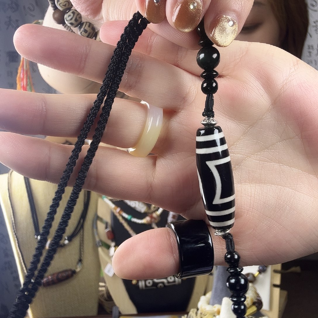 困***鱼玛瑙/玉髓合金颈饰