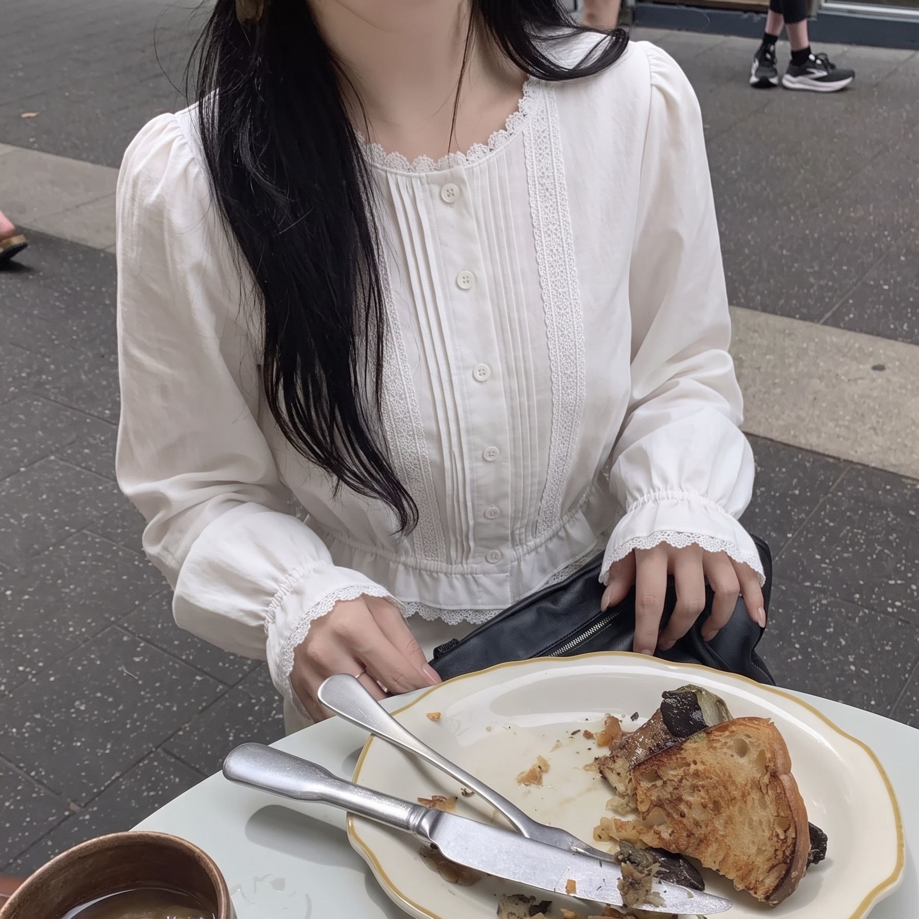 番茄妹妹Tomatosister 天丝棉法式黑色花边宽松显瘦气质上衣 图片 5