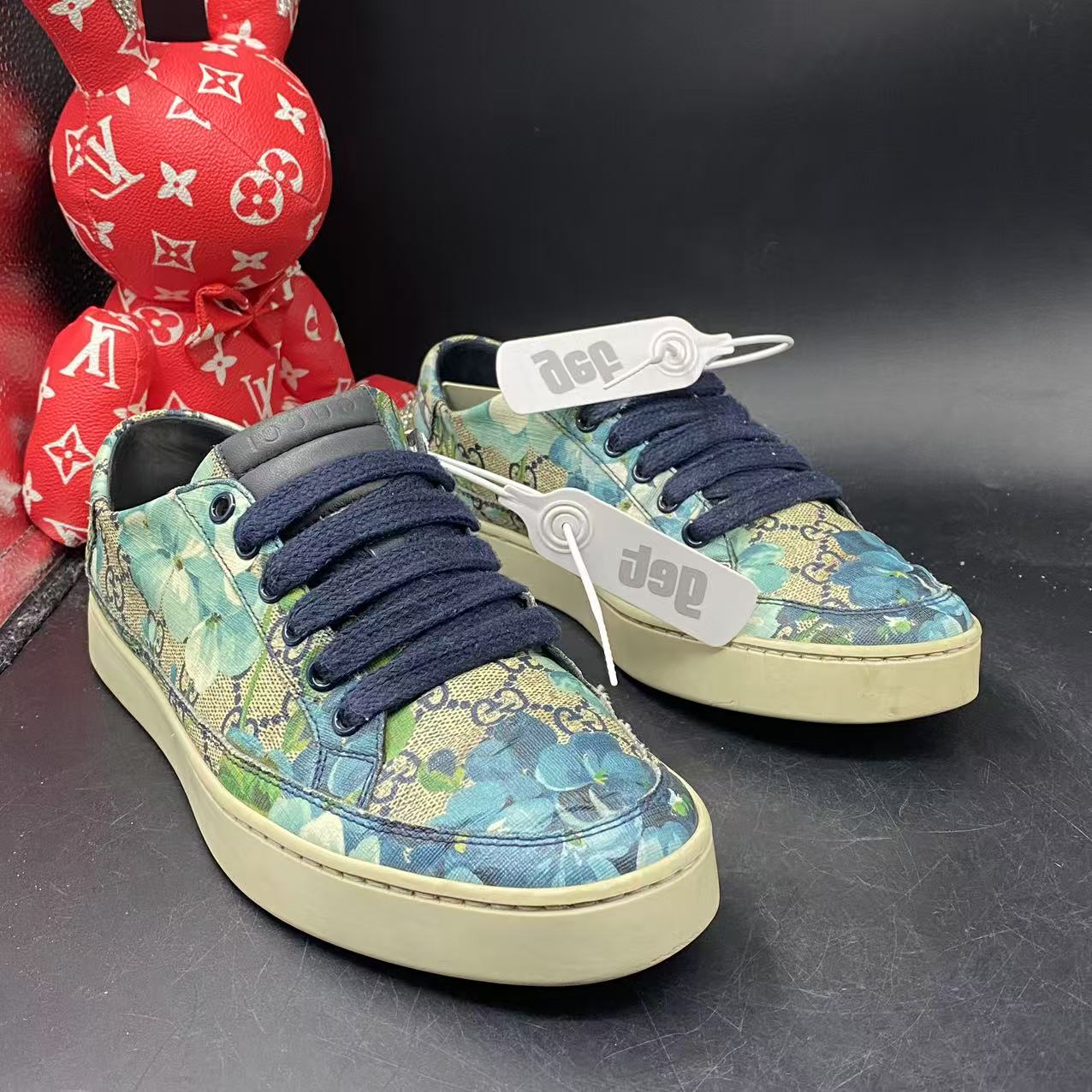 95新 GUCCI/古驰 【聚星福利】蓝色花卉贝壳板鞋39.5欧码cat177