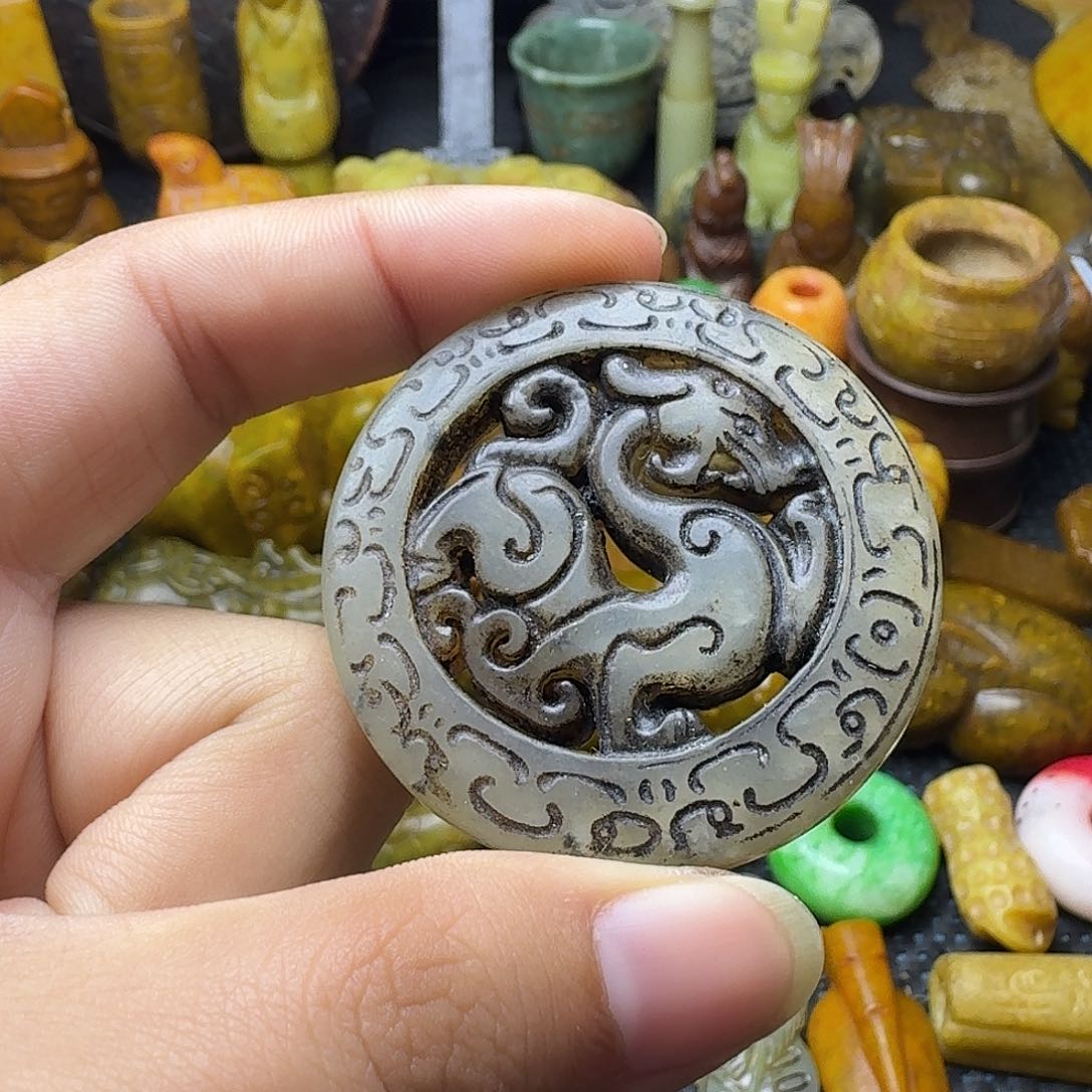 白玉菩提吊坠。。。