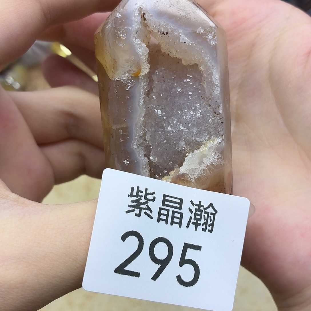 未镶嵌水晶大型摆件（非配饰）