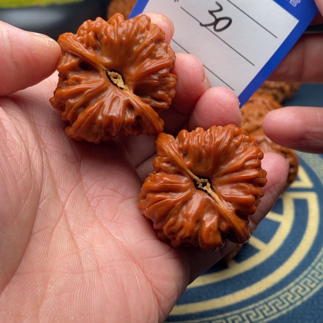 文玩核桃把件平谷凹底42