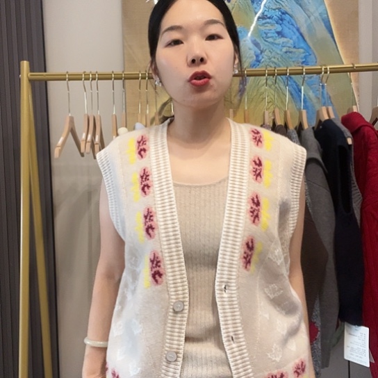 开衫马甲米色特价款