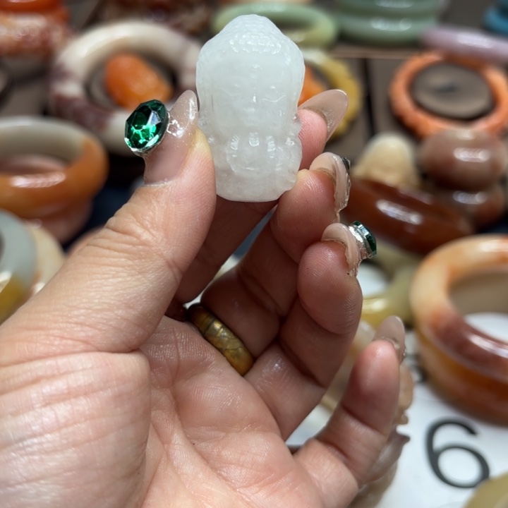 石英岩玉合金颈饰