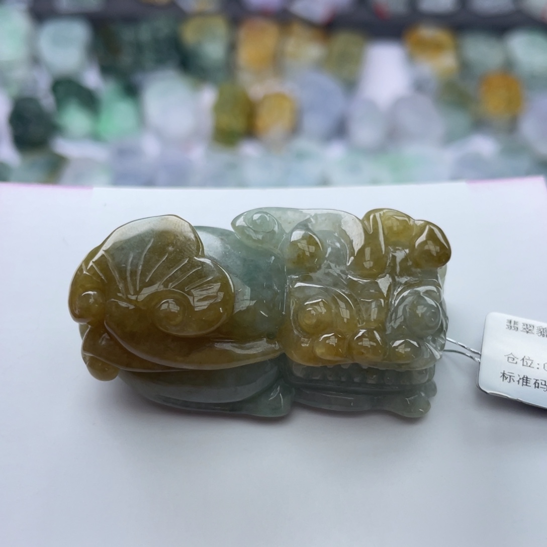 翡翠颈饰未镶嵌貔貅