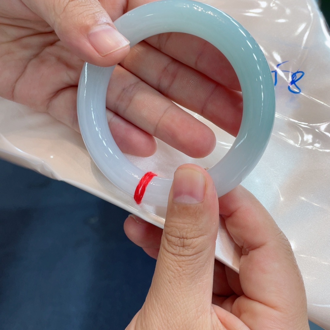 翡翠未镶嵌手镯手镯