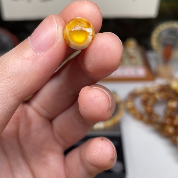 阿***但琥珀未镶嵌裸石97号