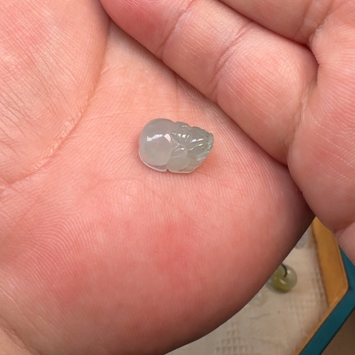 翡翠颈饰未镶嵌厚****水