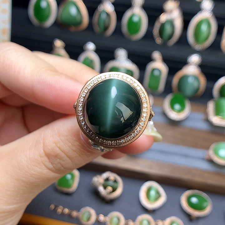 和田玉首饰18K金镶嵌