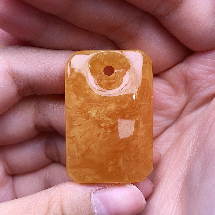 蜜蜡未镶嵌珠宝奇石