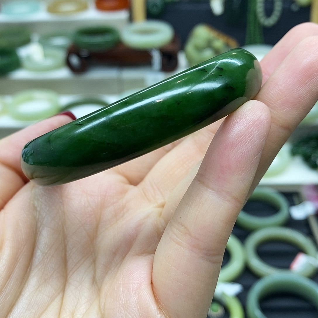 和田玉（碧玉）未镶嵌手镯