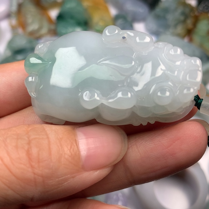 翡翠未镶嵌颈饰翡翠