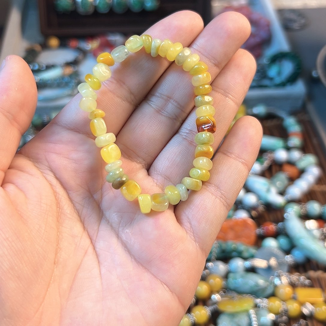 翡翠颈饰未镶嵌吼*手串