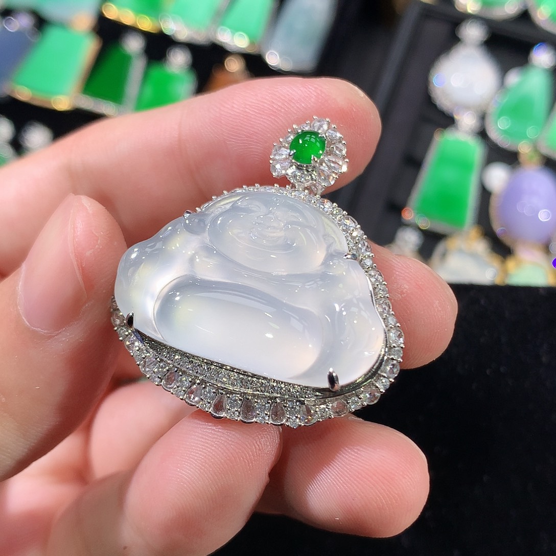 翡翠18K金镶嵌颈饰