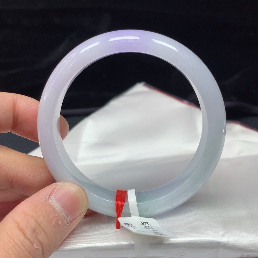 翡翠手镯（圆镯）未镶嵌55.6