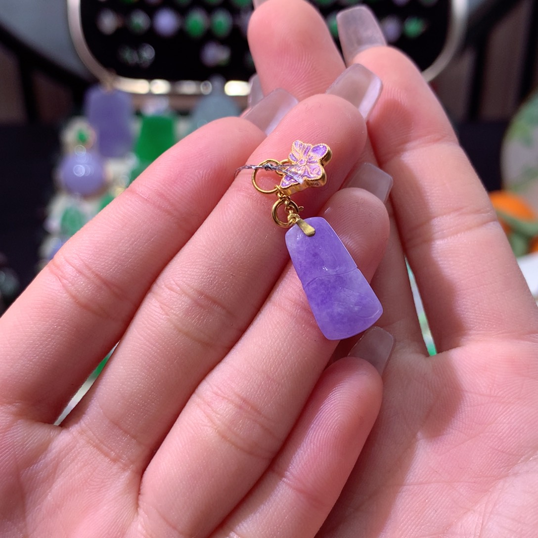 翡翠颈饰18K金镶嵌翡翠