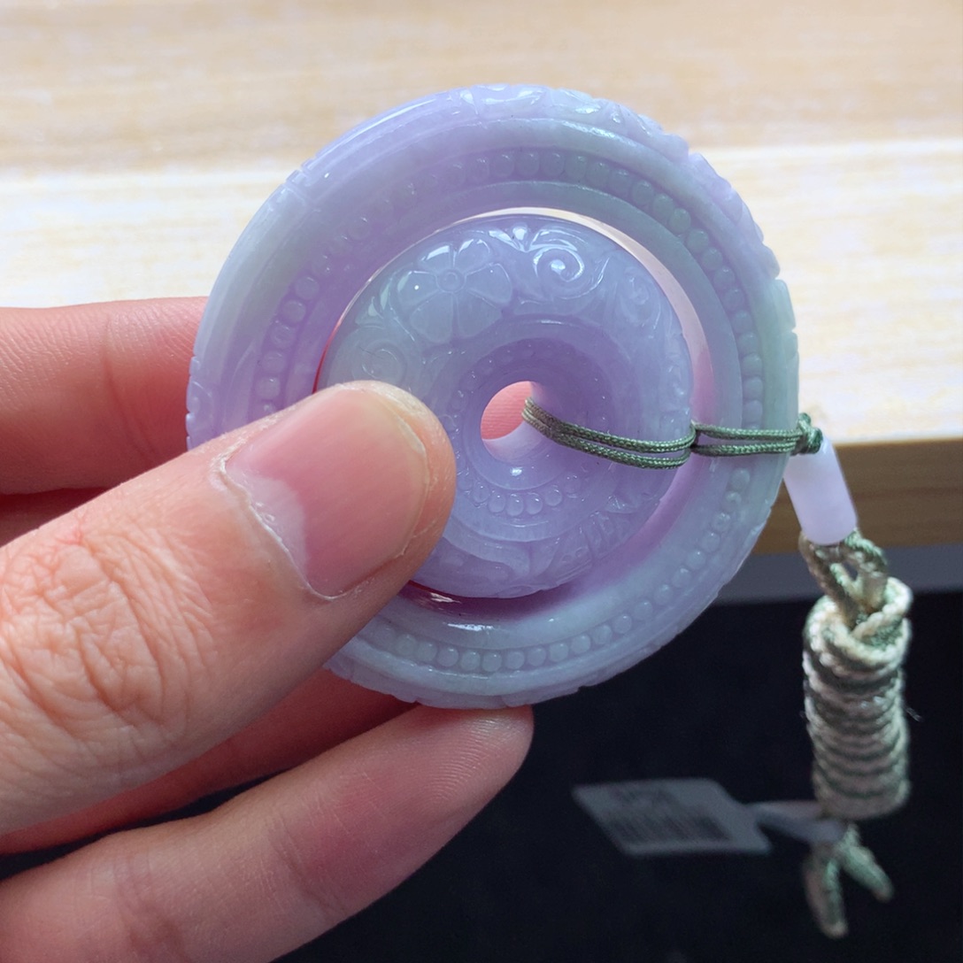 翡翠颈饰未镶嵌吊坠