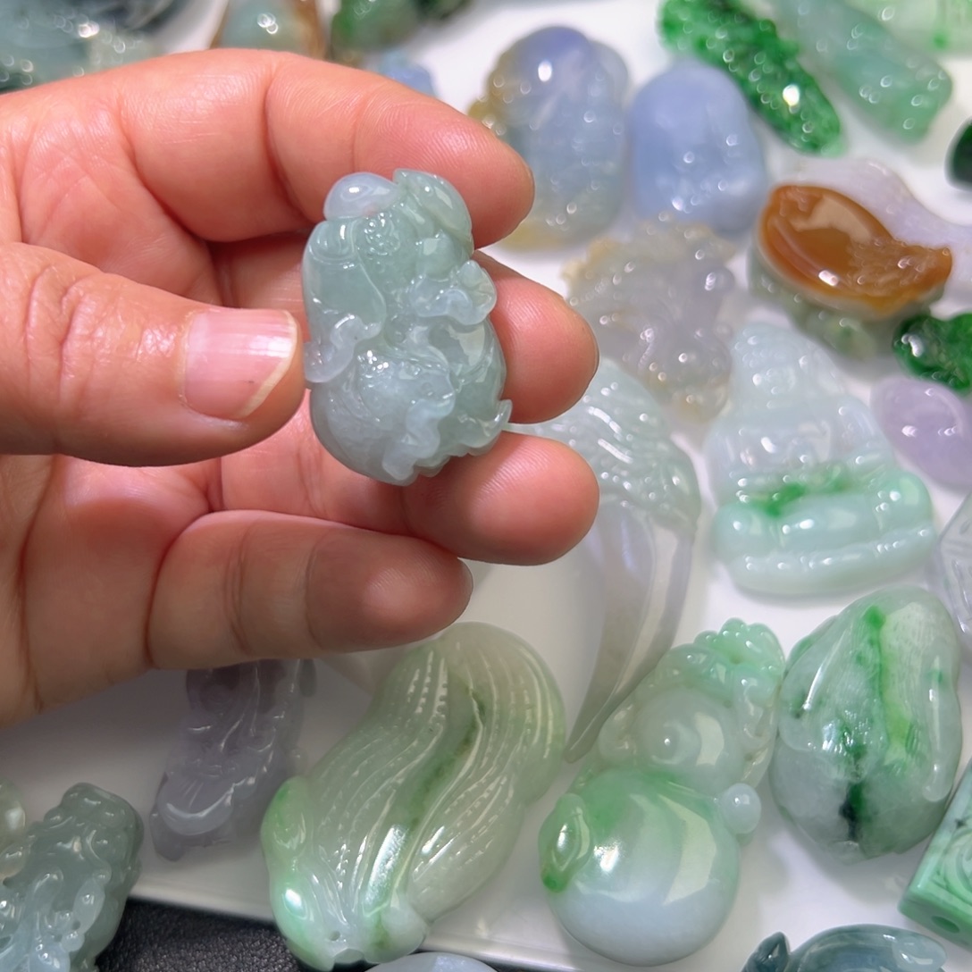 翡翠未镶嵌颈饰翡翠