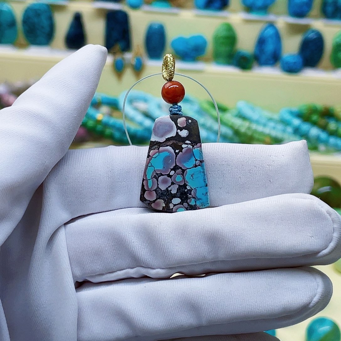 绿松石颈饰未镶嵌