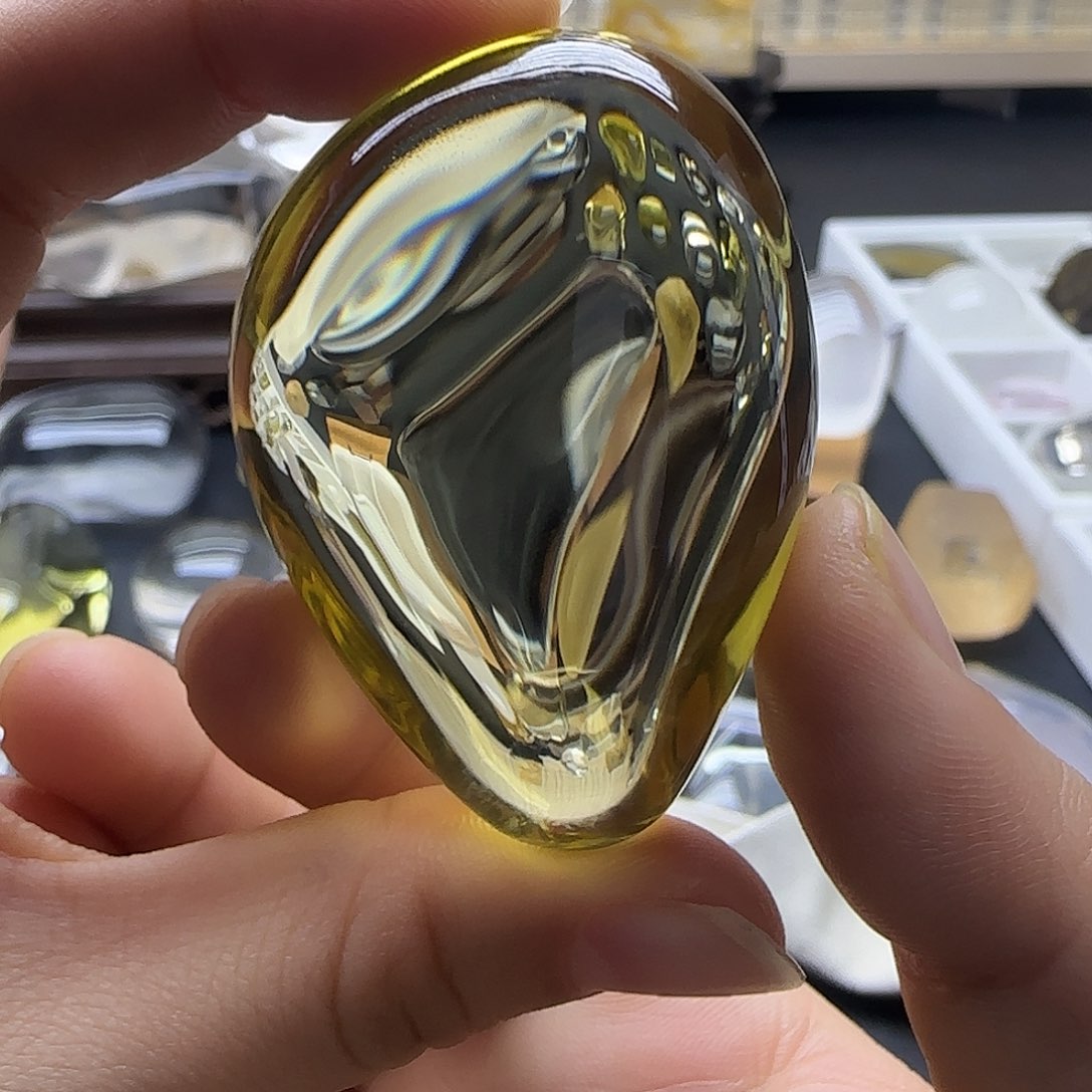 水晶天然摆件未镶嵌