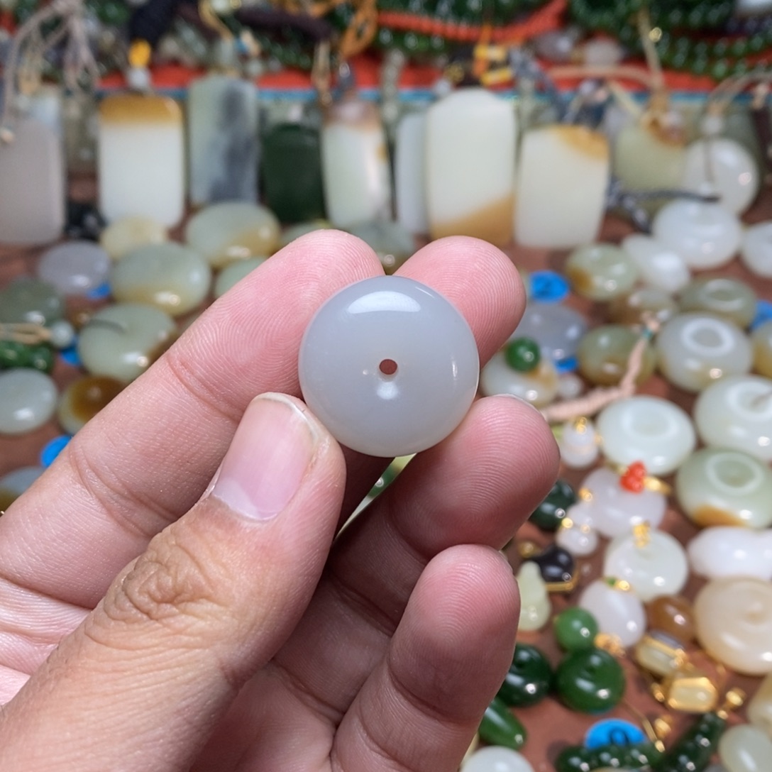 和田玉未镶嵌吊坠(不含链)