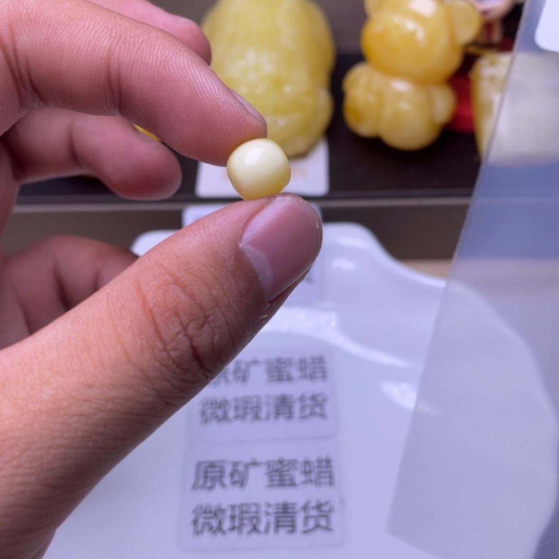 洒***琥珀未镶嵌珠宝奇石