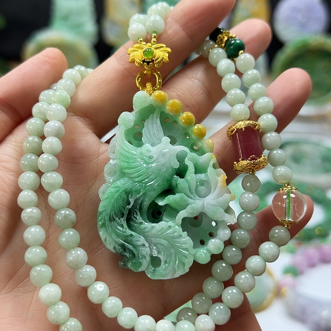 翡翠未镶嵌颈饰吊坠