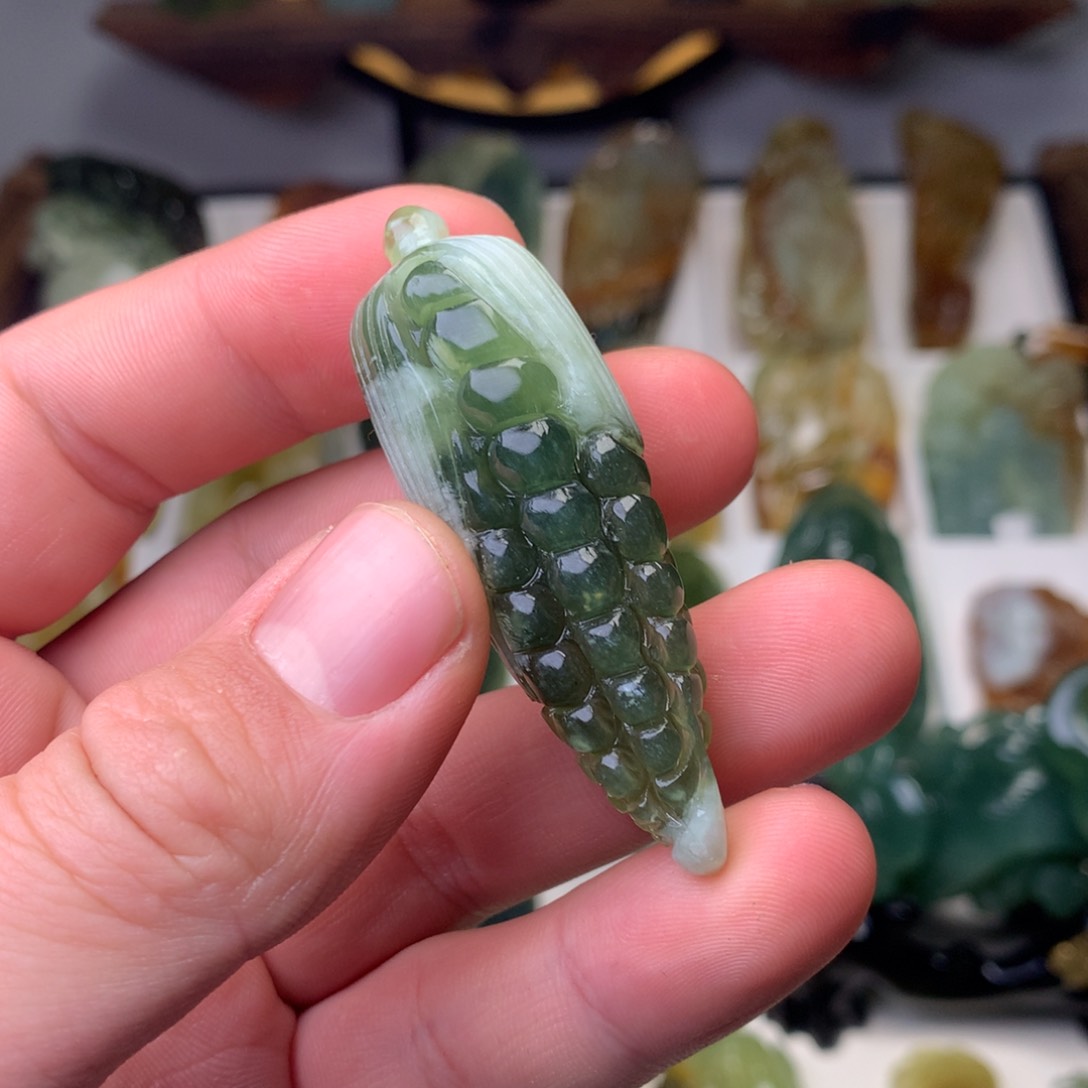 岫玉岫玉挂件未镶嵌