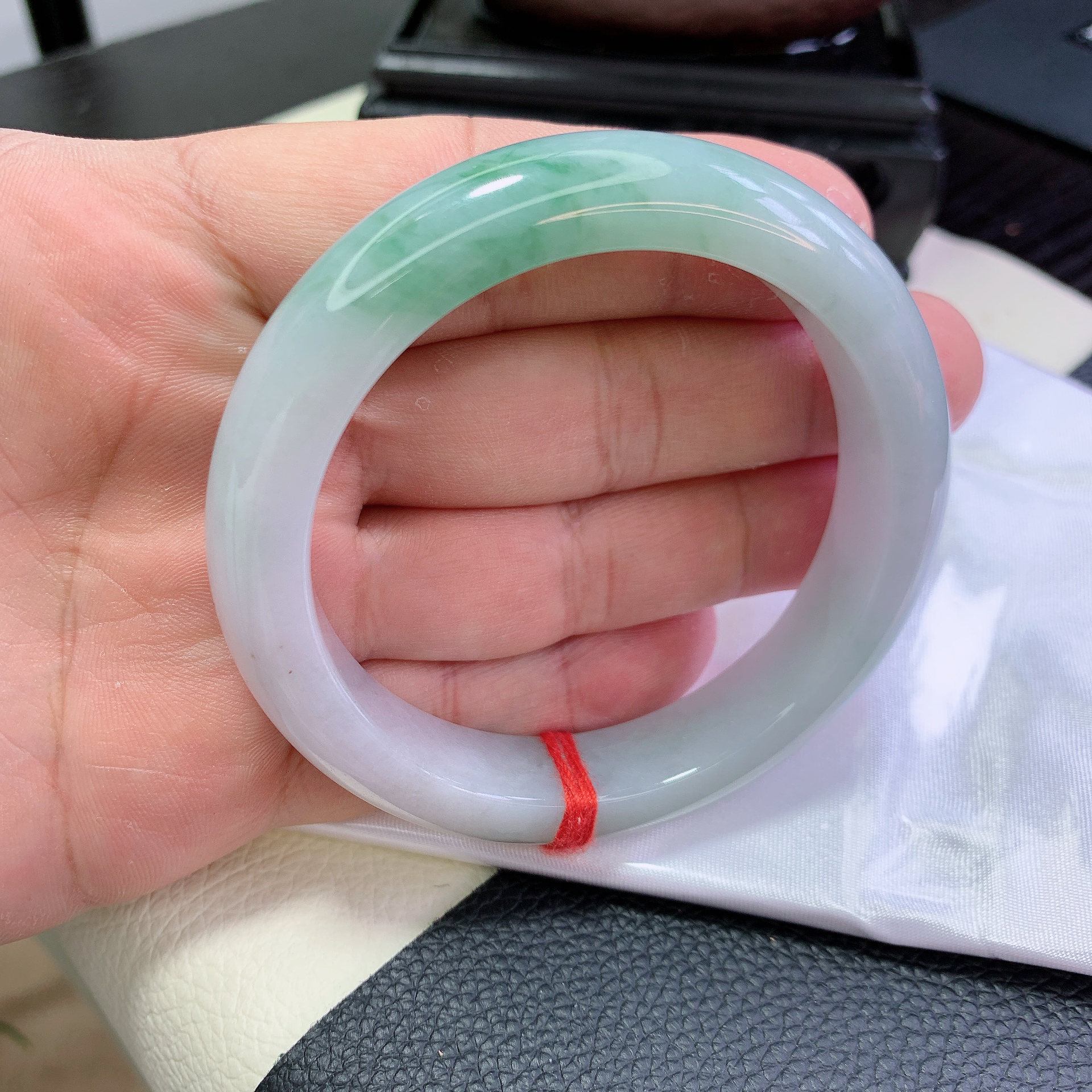 0686号缅甸天然A货翡翠女款手镯55-56圈口冰飘花正圈手镯