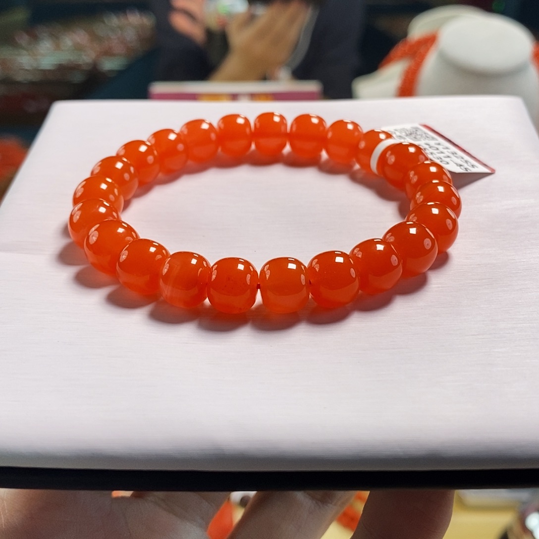 未镶嵌云端滴水洞   9+mm  多样性发一南红玛瑙