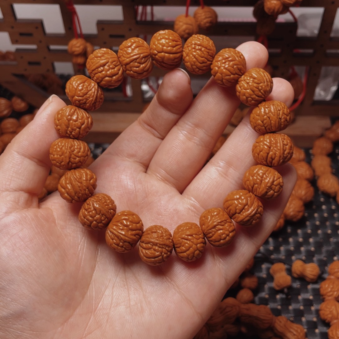 木质类龙纹桃枭手串