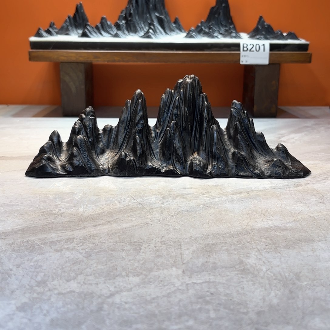 摆件老****。灵璧石奇石摆件