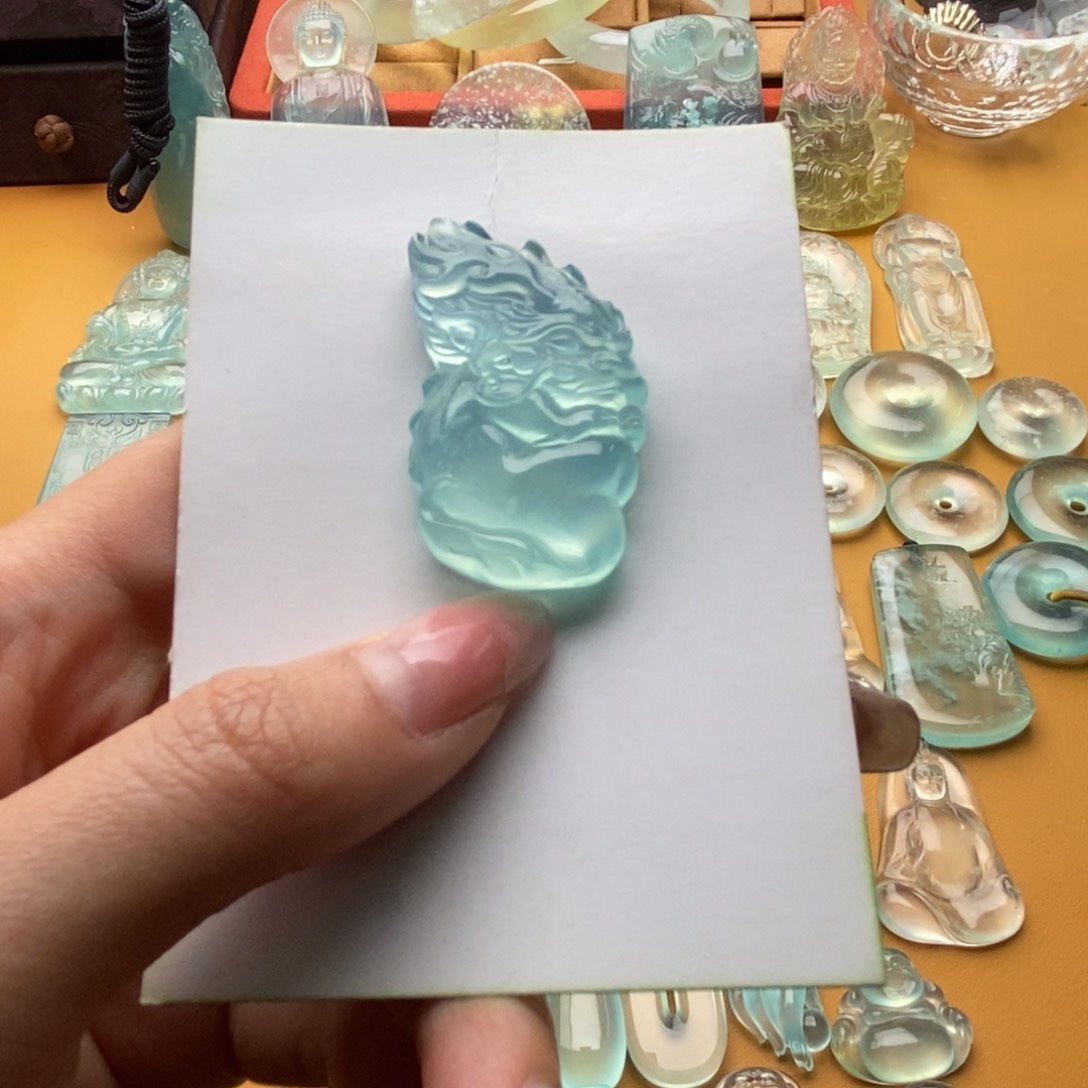 蛇纹石玉吊坠(不含链)未镶嵌龙宝宝