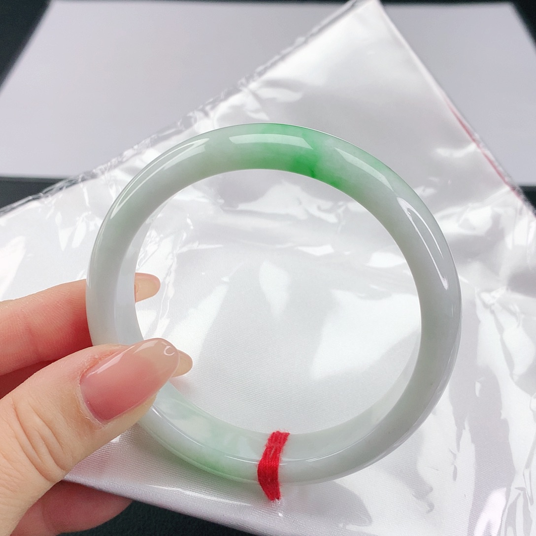 翡翠手镯未镶嵌翡翠063