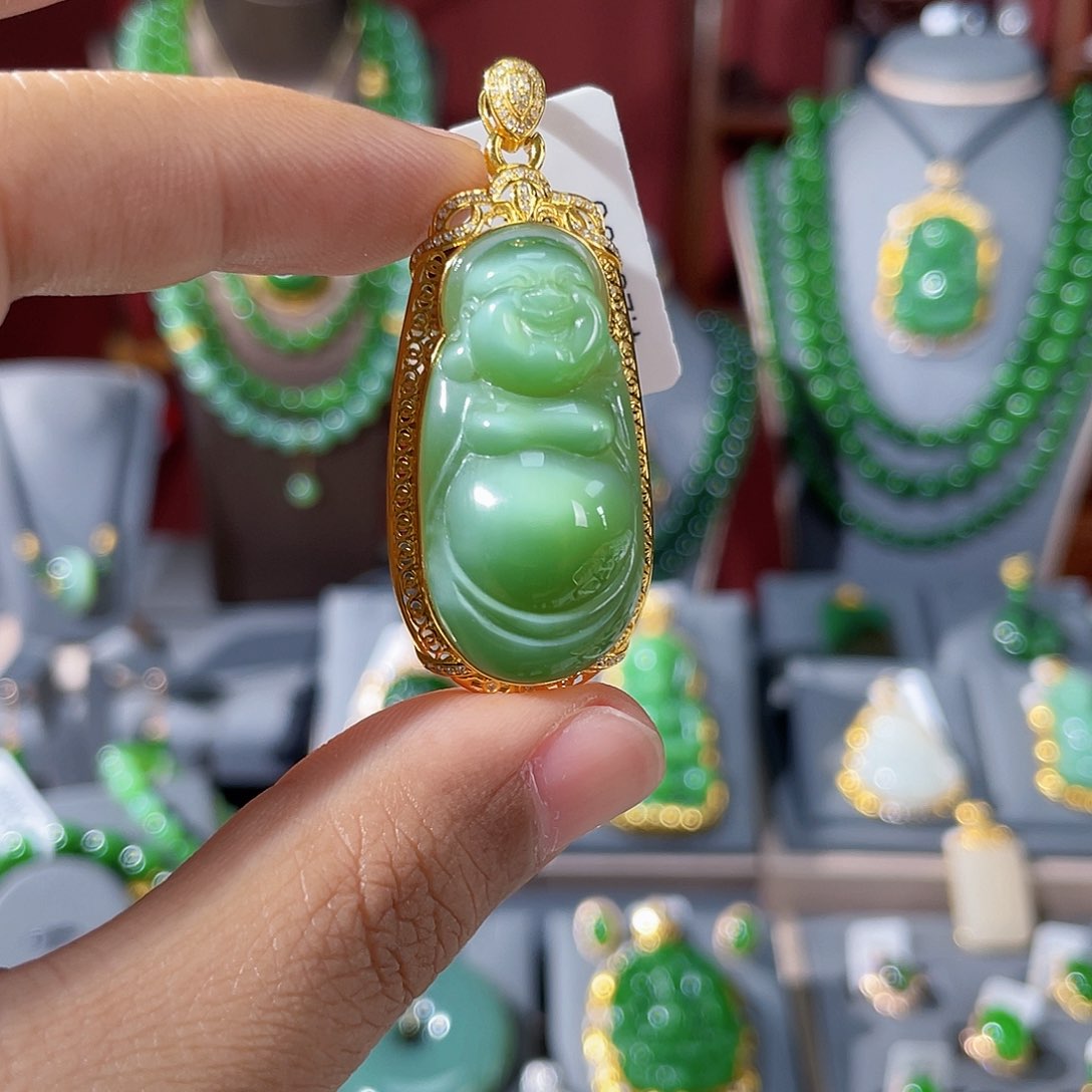 和田玉（碧玉）18K金镶嵌吊坠