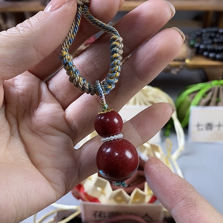 泥塑花蕊夫人葫芦吊坠