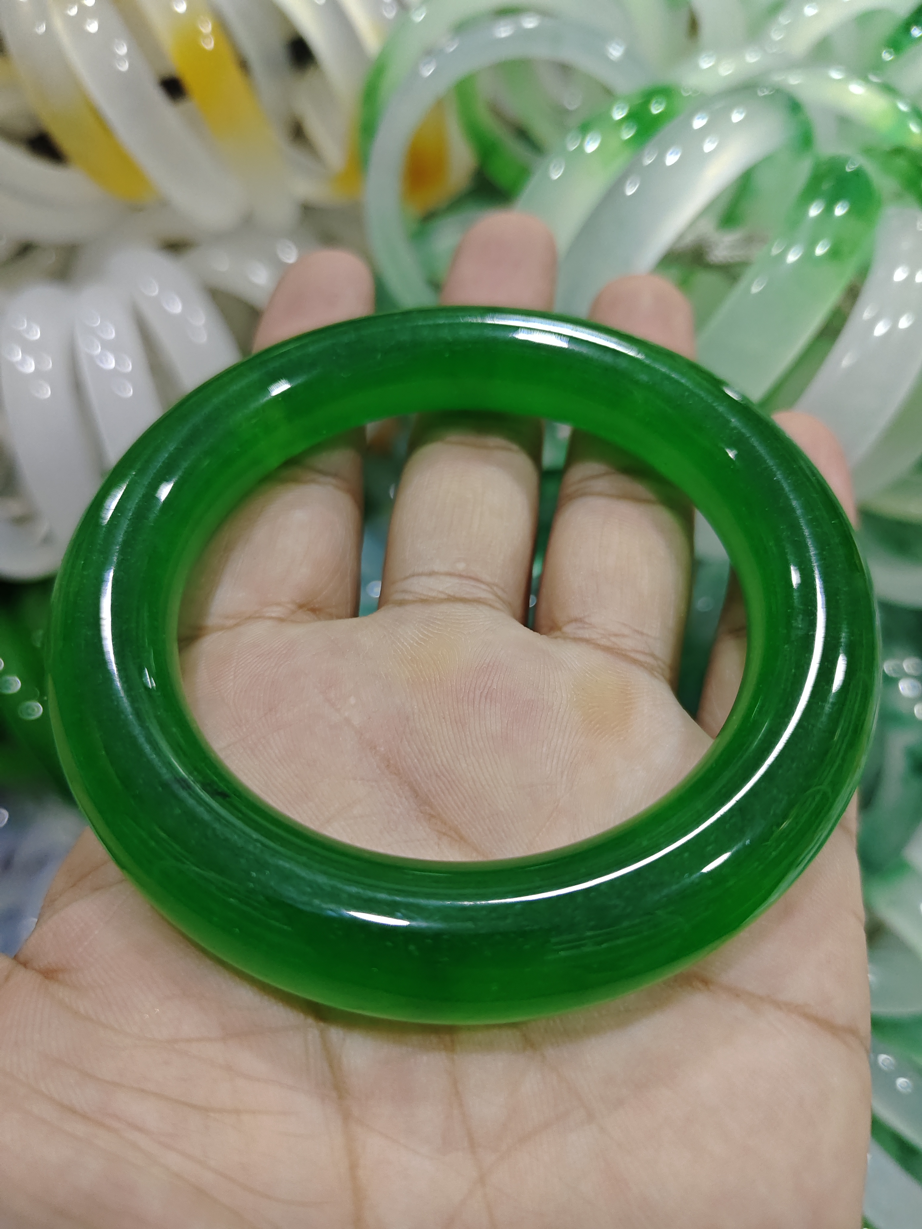 1369号精品满绿胖圆条手镯