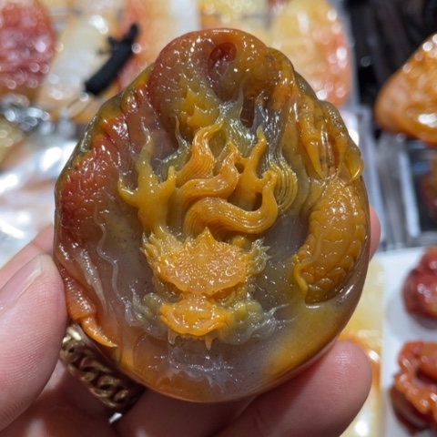 【闪购商品】未镶嵌石英质玉（黄龙玉）颈饰