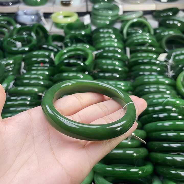 未镶嵌手镯和田玉（碧玉）