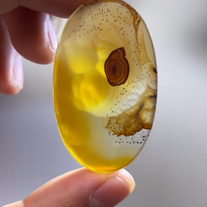 玛瑙/玉髓颈饰未镶嵌与**友