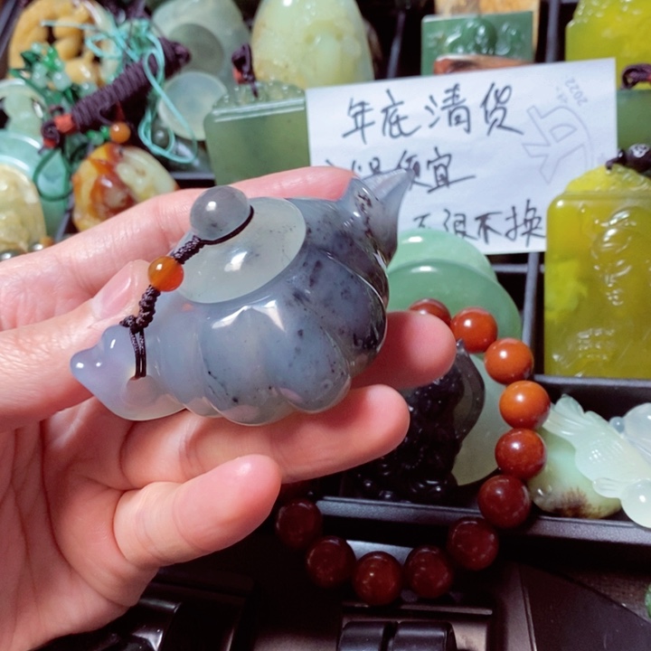 蛇纹石玉颈饰未镶嵌