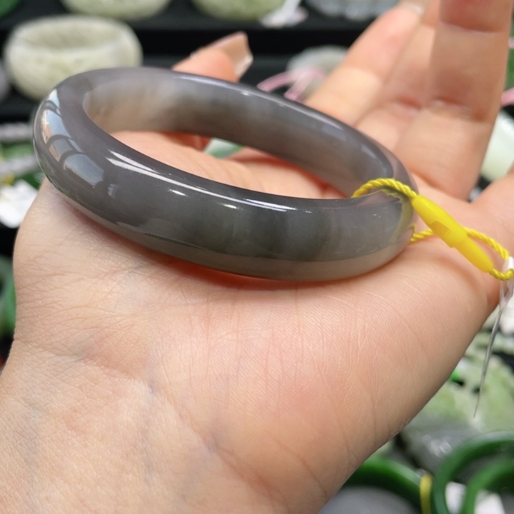 和田玉手镯圈口55+编号111未镶嵌