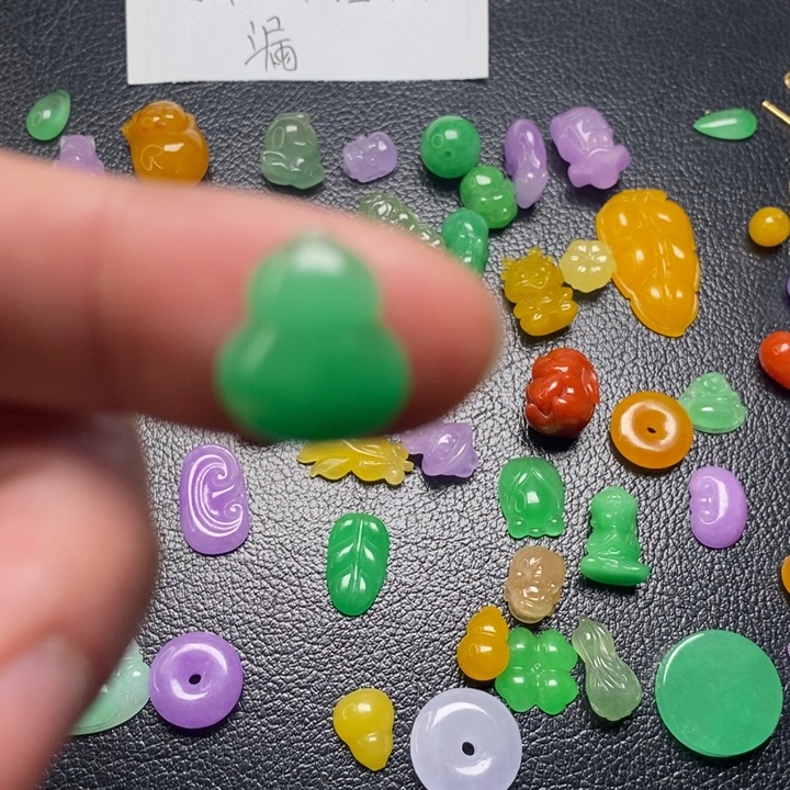 F***r翡翠未镶嵌颈饰挂件