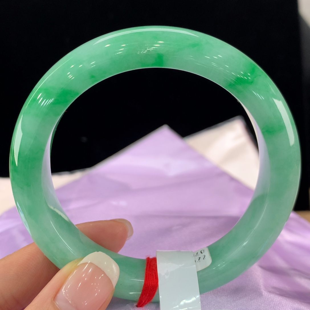 翡翠手镯未镶嵌微瑕1856