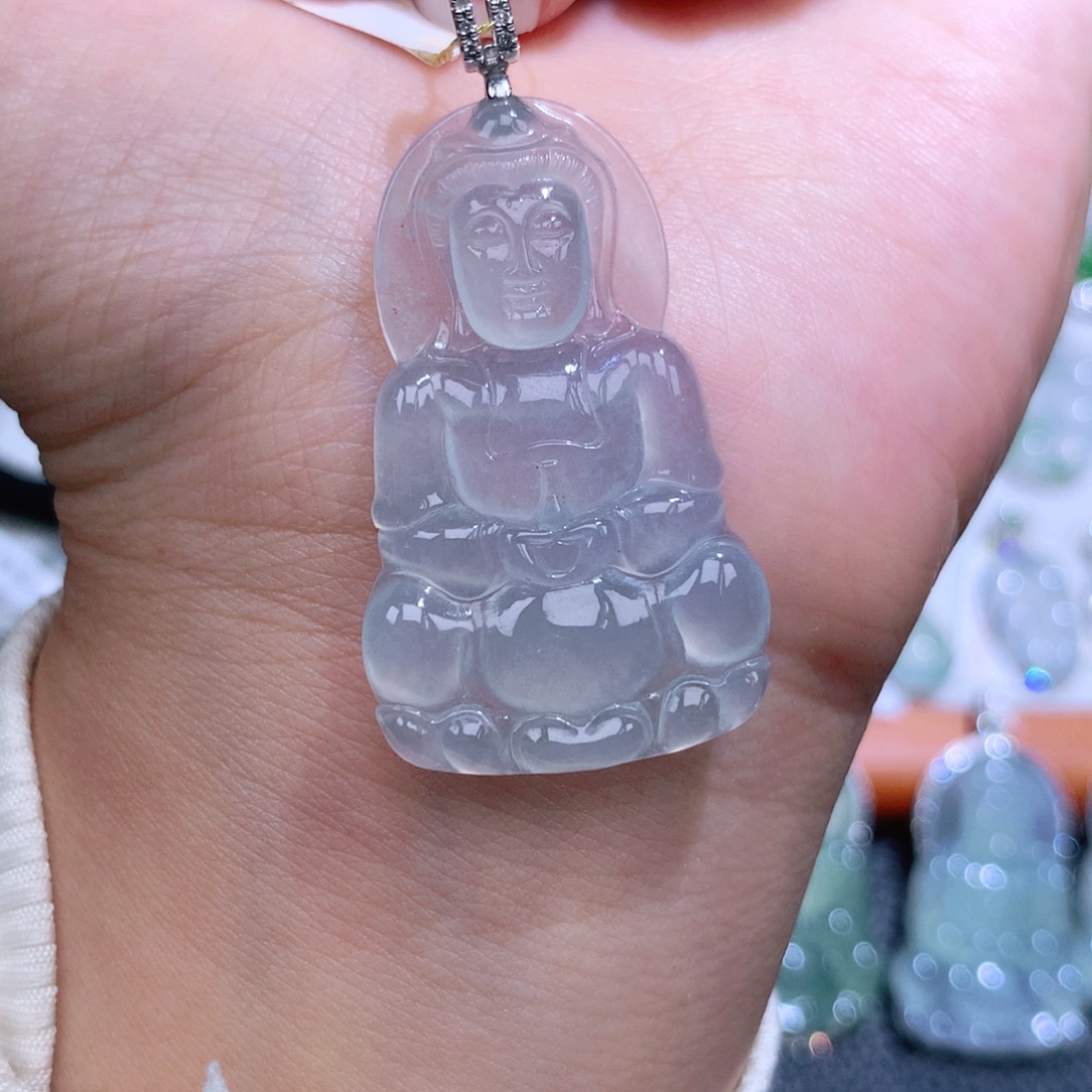 翡翠18K金镶嵌颈饰观音